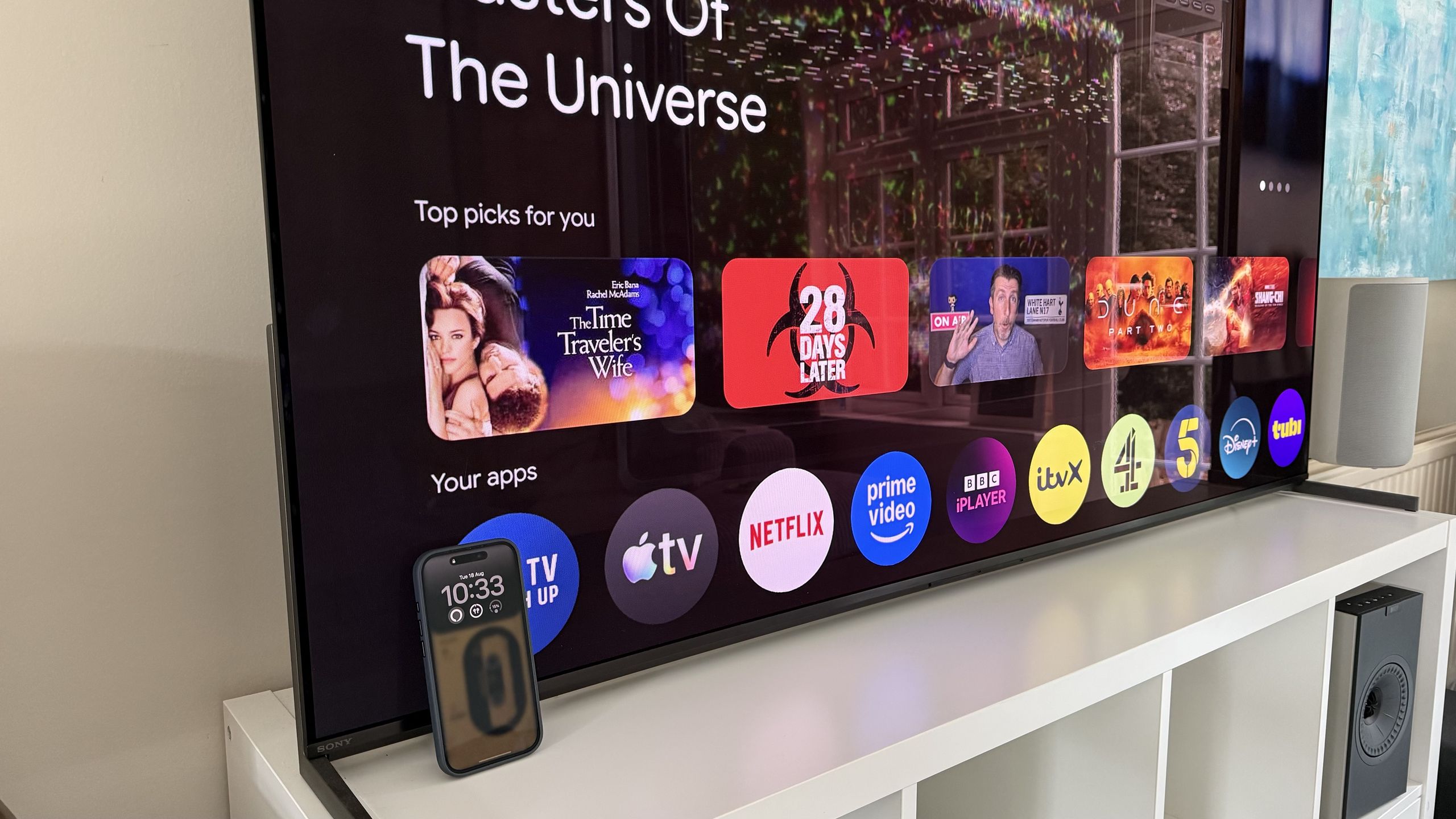 How to connect your phone to your TV: a simple guide to casting and mirroring