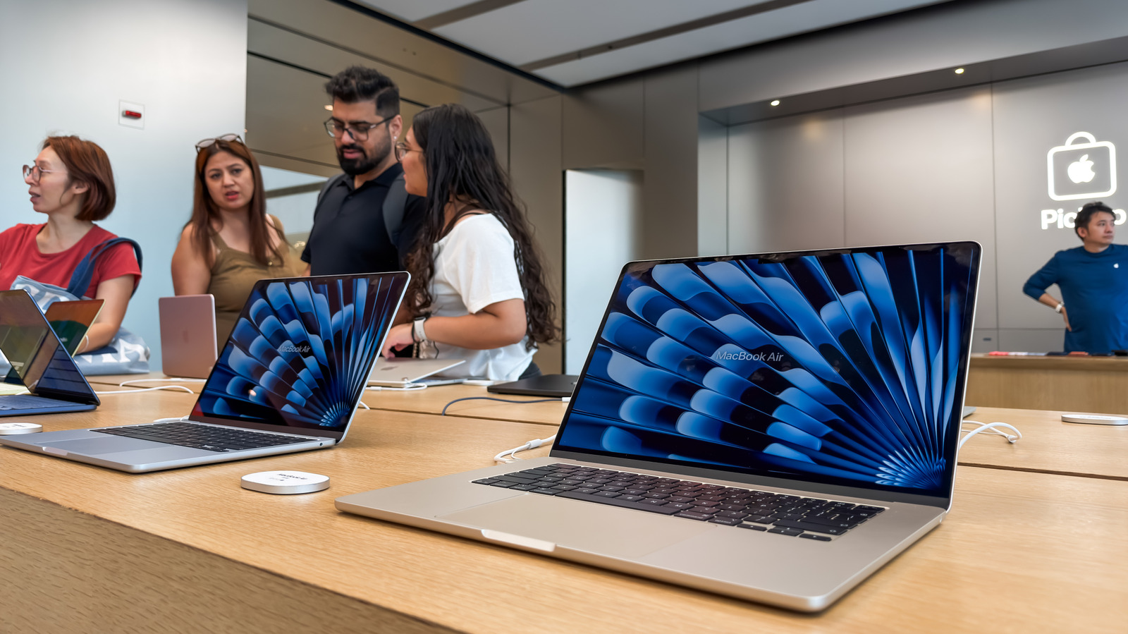 How long is a new MacBook actually supposed to last? – Engadget