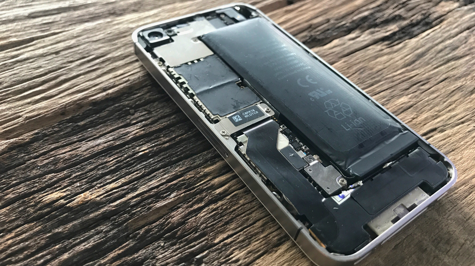 Why smartphone makers stopped using removable batteries, and why they’re making a comeback – Engadget