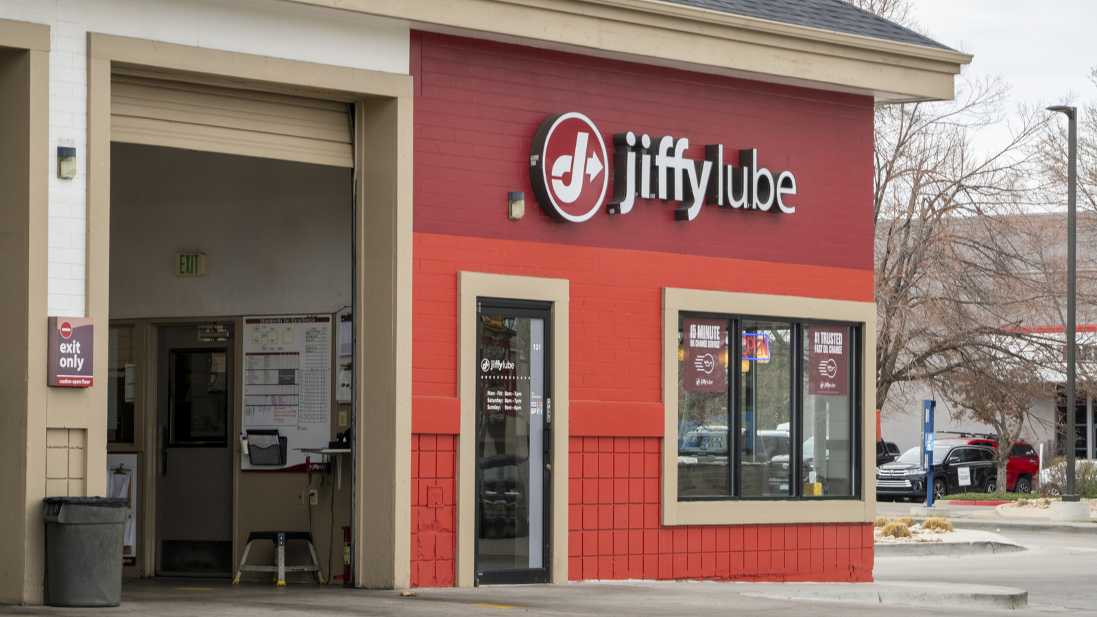 Who Owns Jiffy Lube? (It’s Not Shell Anymore) – SlashGear