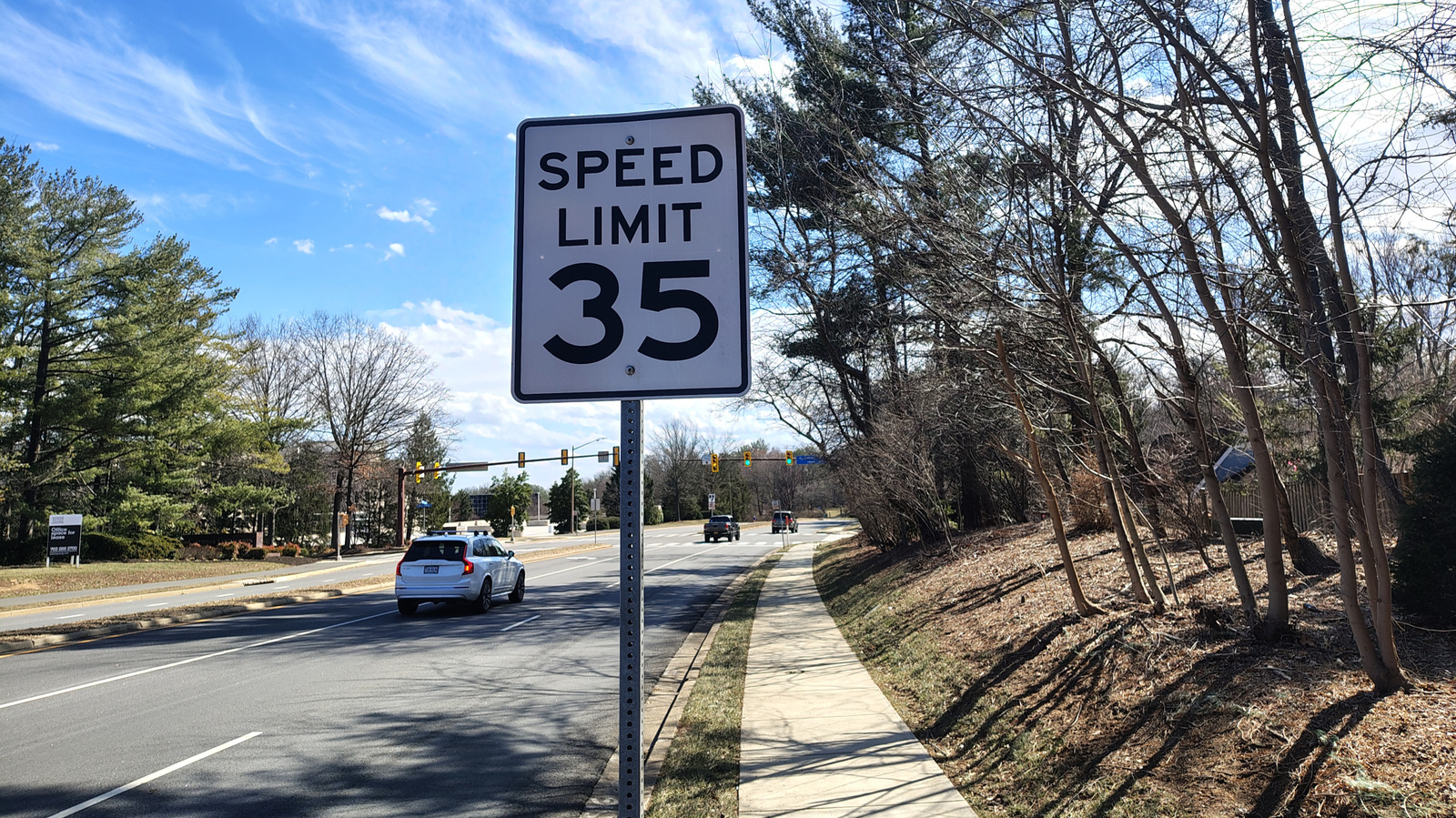 How Does Your Car Know When The Speed Limit Changes? – SlashGear
