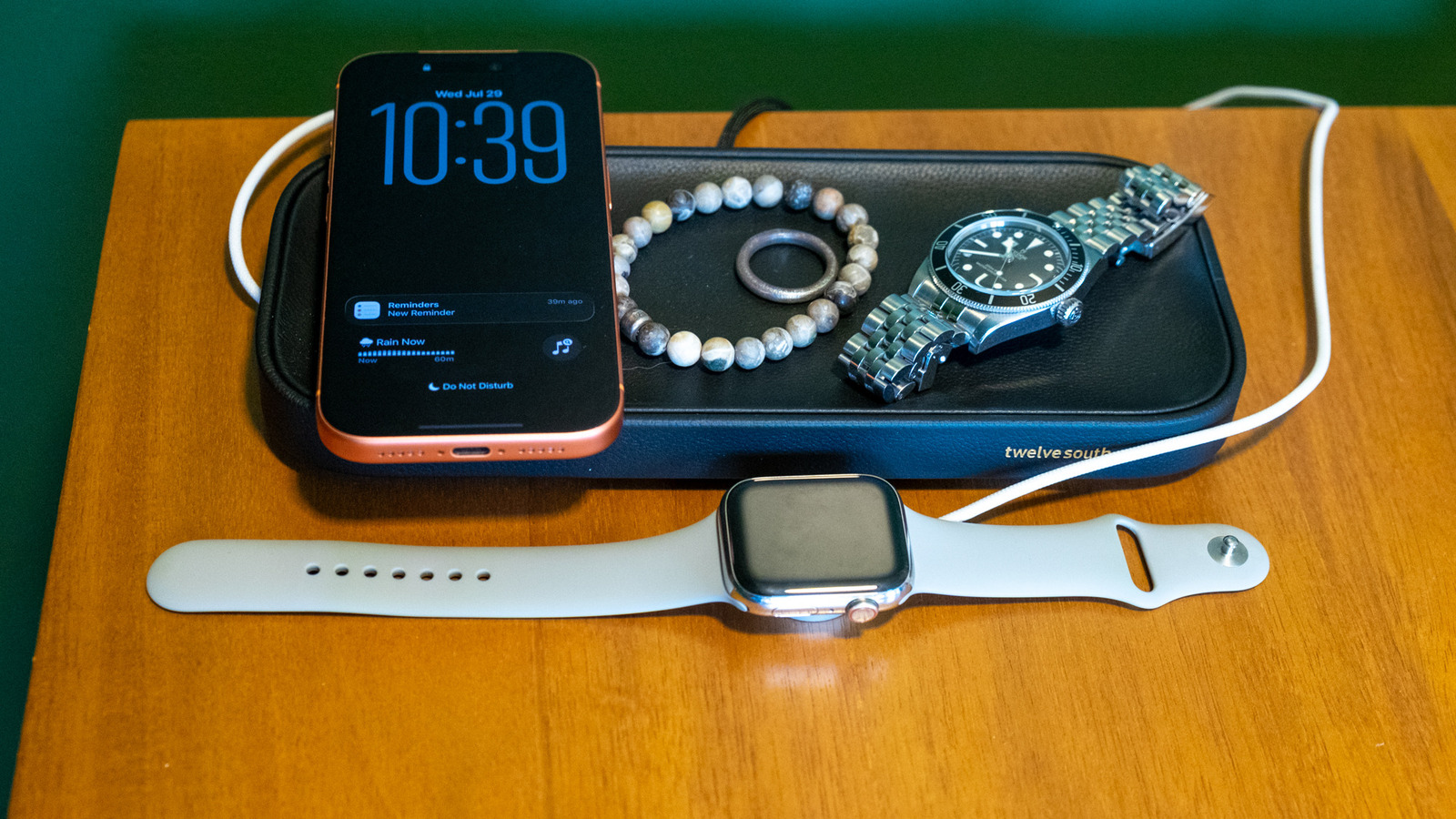 This tiny new charging pad is perfect for my nightstand – Engadget