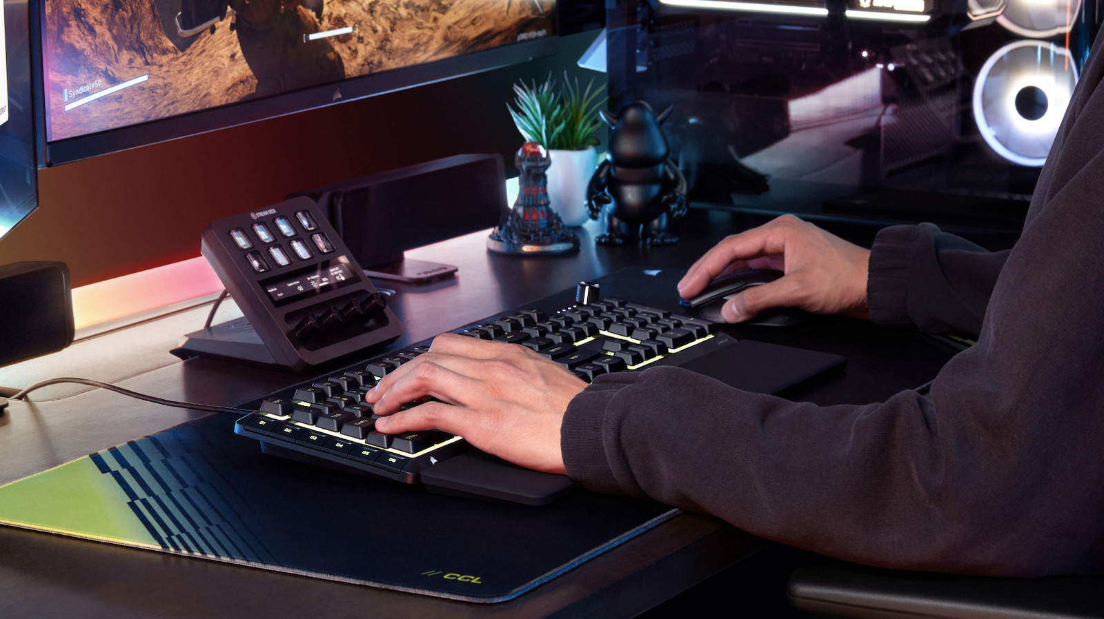 Corsair just introduced new gaming keyboards with a control dial and a mouse with great battery life – Engadget