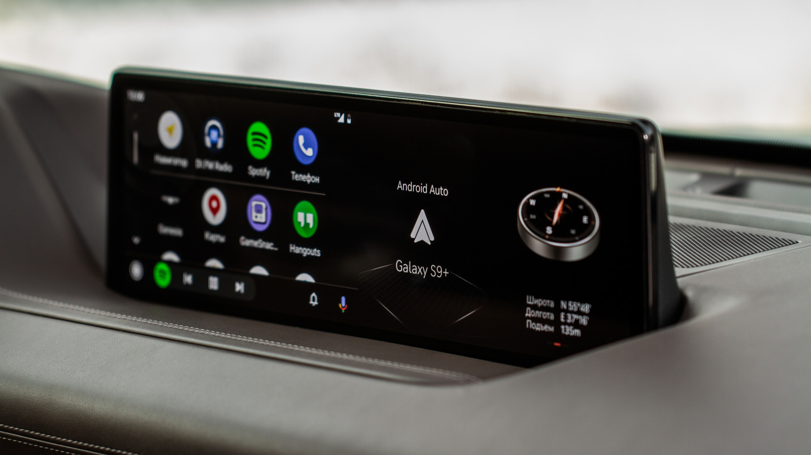 Android Auto vs Apple CarPlay: What features set them apart – Engadget
