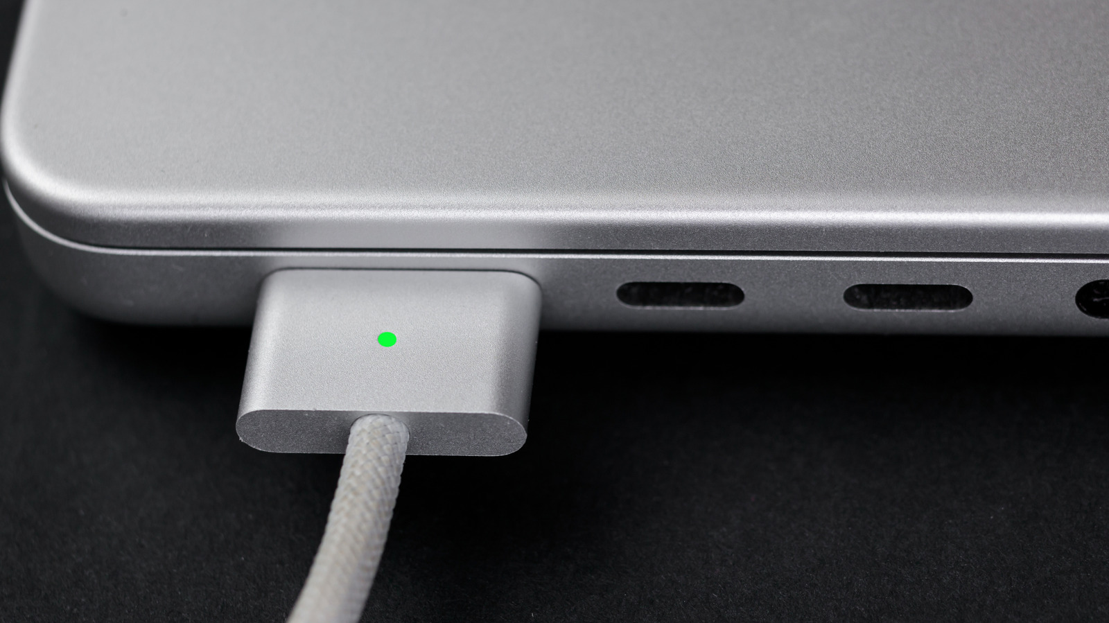 Apple Brought Back MagSafe On MacBooks, But Is It Better Than It Was Before? – SlashGear