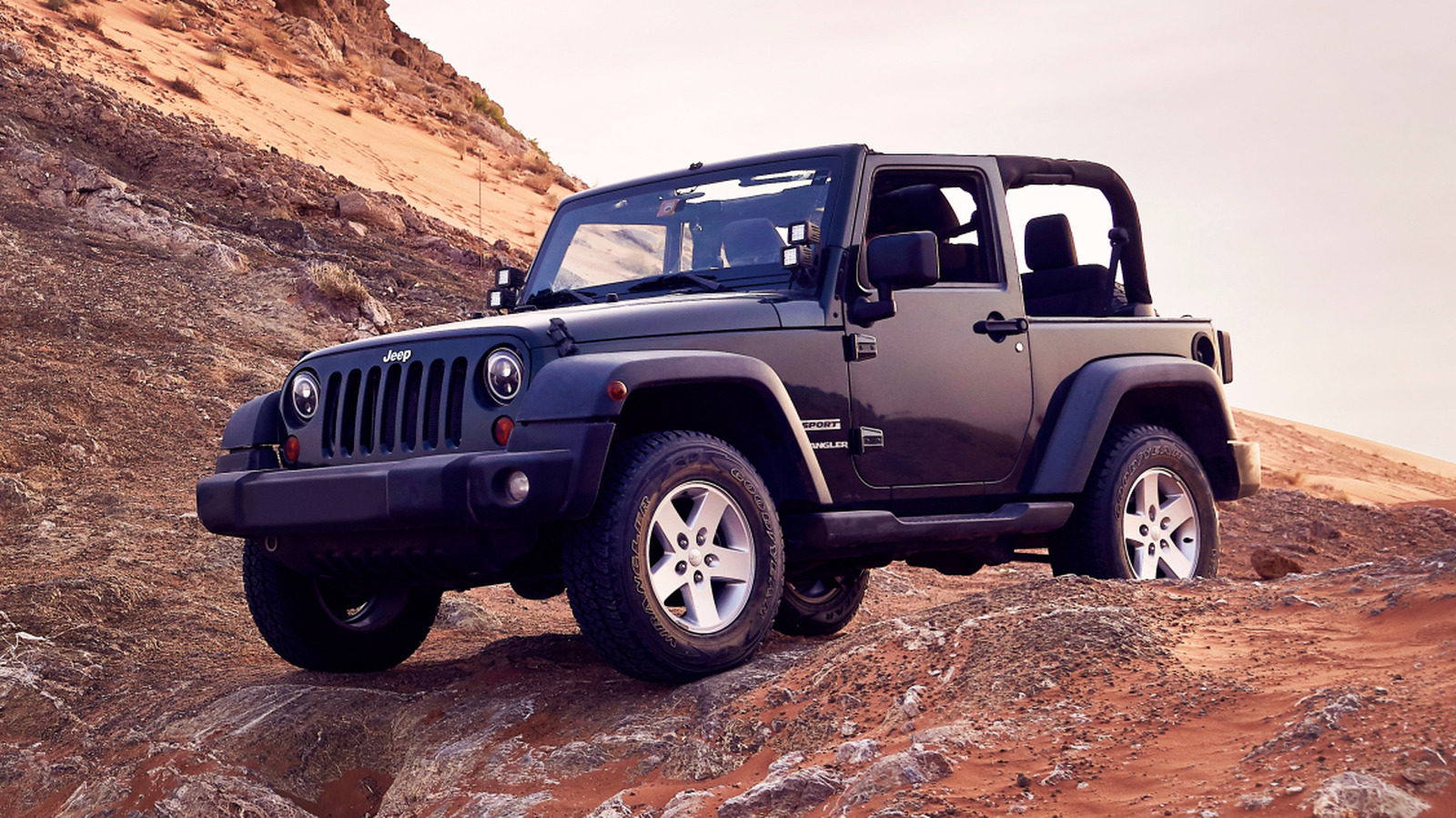 What Really Makes Jeeps Incredible Climbers – SlashGear