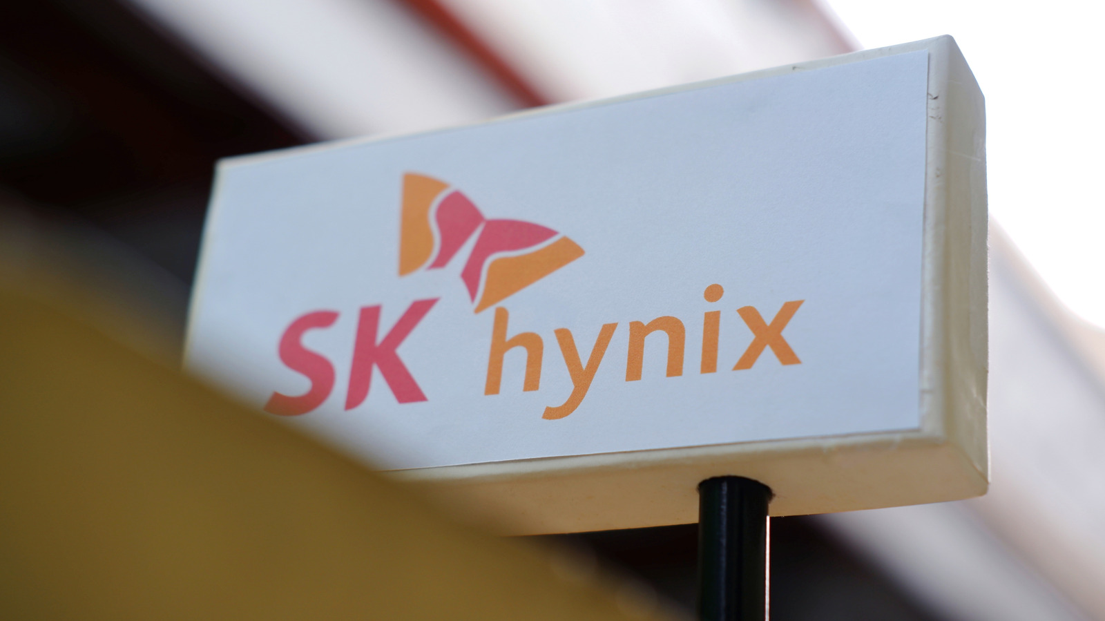 SK Hynix pledges $38 billion to build two new DRAM and NAND factories – Engadget