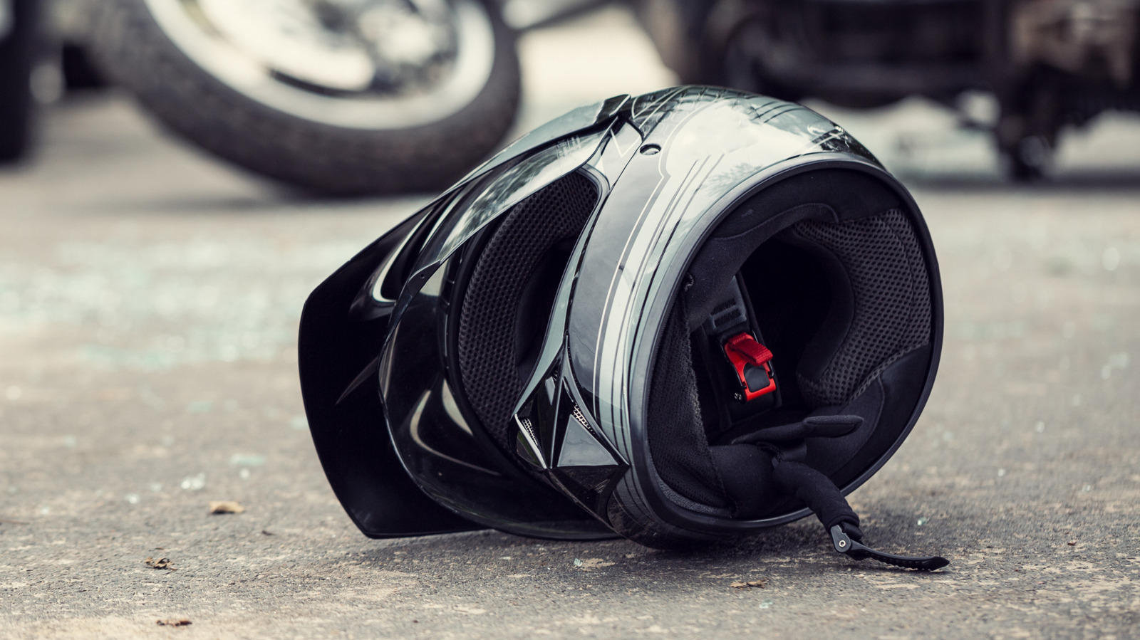 Can You Use A Motorcycle Helmet After It’s Been Dropped? – SlashGear