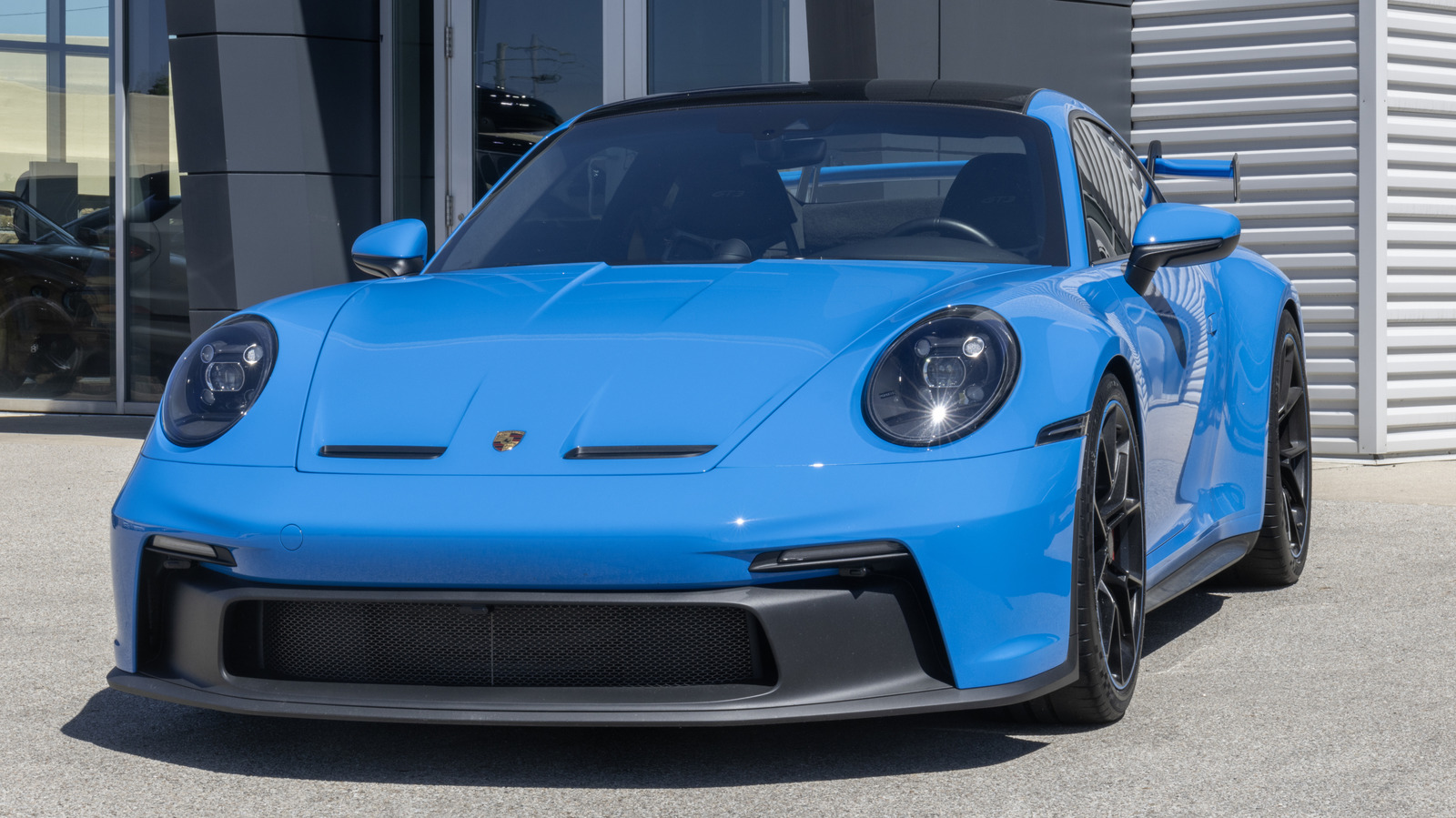Why The Porsche 911 GT3 Is Quicker On A Track Than The Lighter, Mid-Engined Cayman GT4 – SlashGear