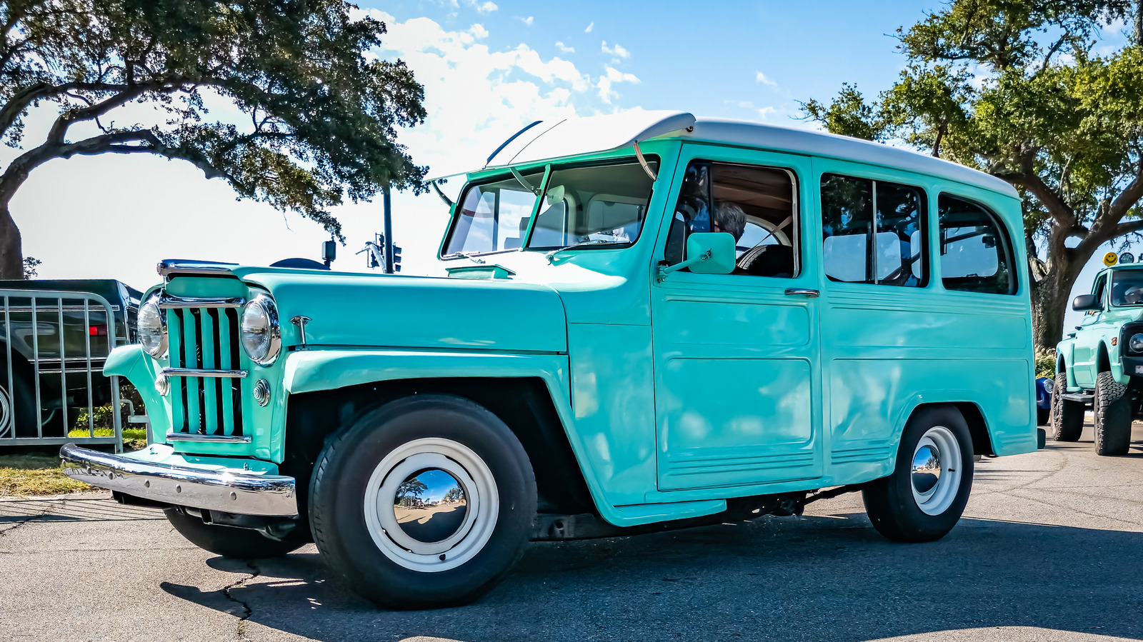 5 Car Brands Bringing Back Boxy SUVs – SlashGear