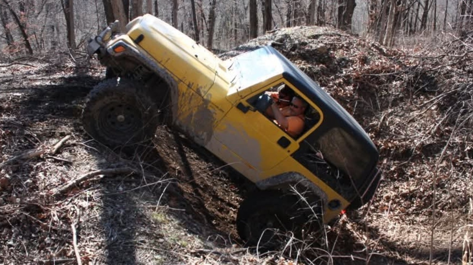 Why There’s More Than Just Minimum Ground Clearance To Safely Off-Roading – SlashGear