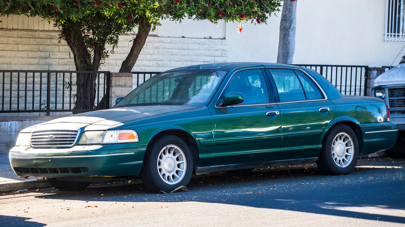 Are There Any Cars That Are Still Made With A Body-On Frame? – SlashGear