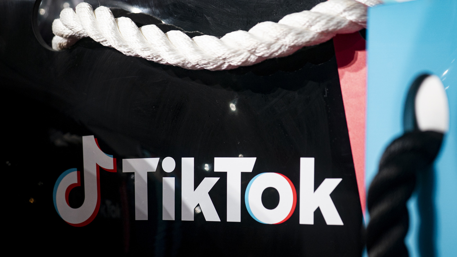 Government workers can officially waste time scrolling TikTok again – Engadget