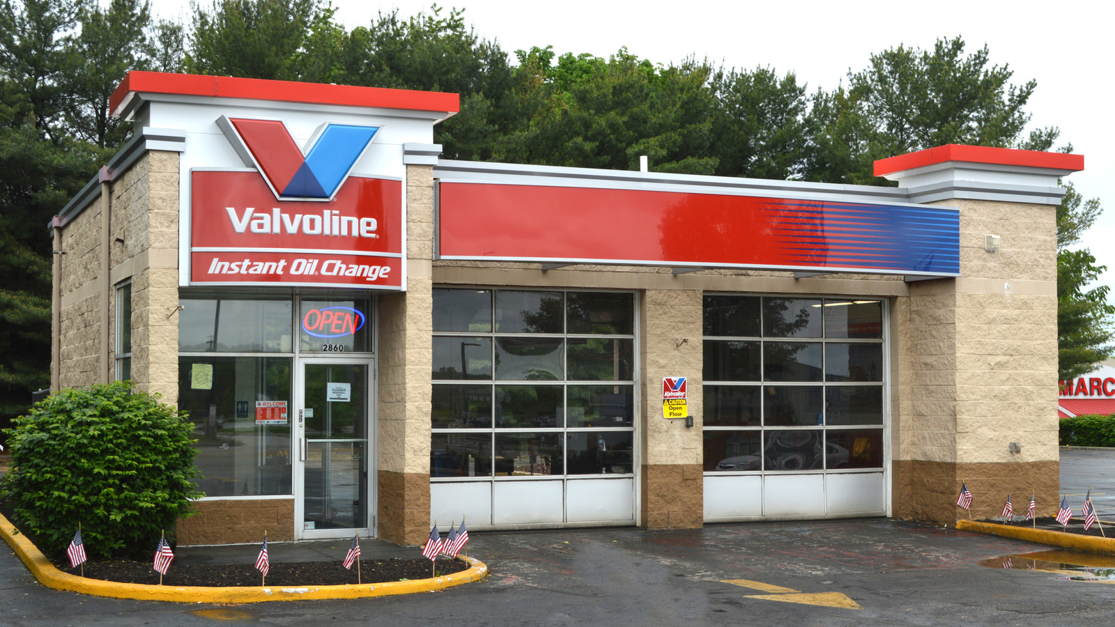 Who Owns The Valvoline Instant Oil Change Chain? – SlashGear