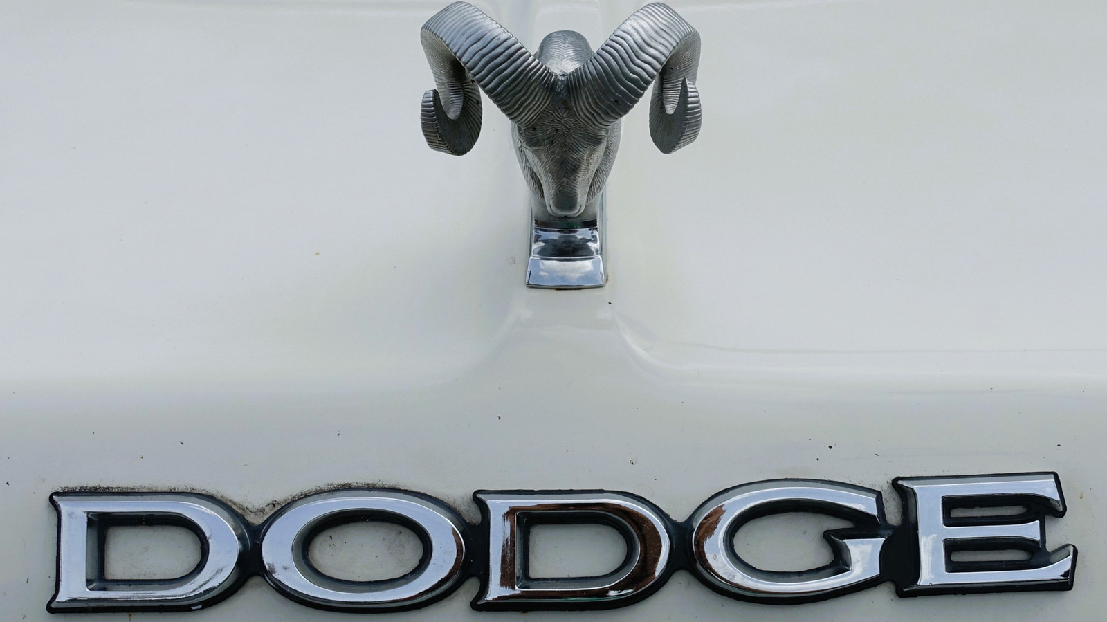 5 Used Dodge Compact Cars & SUVs That Won’t Break The Bank – SlashGear