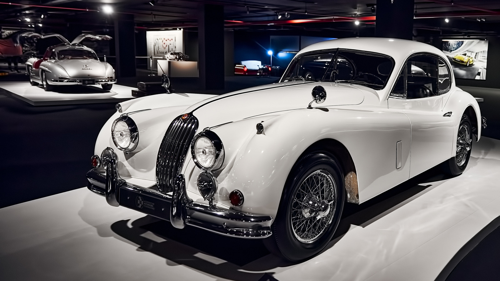 1955 Jaguar XK140 MC Spent 69 Years (And Only 32K Miles) With One Family Before Sale – SlashGear