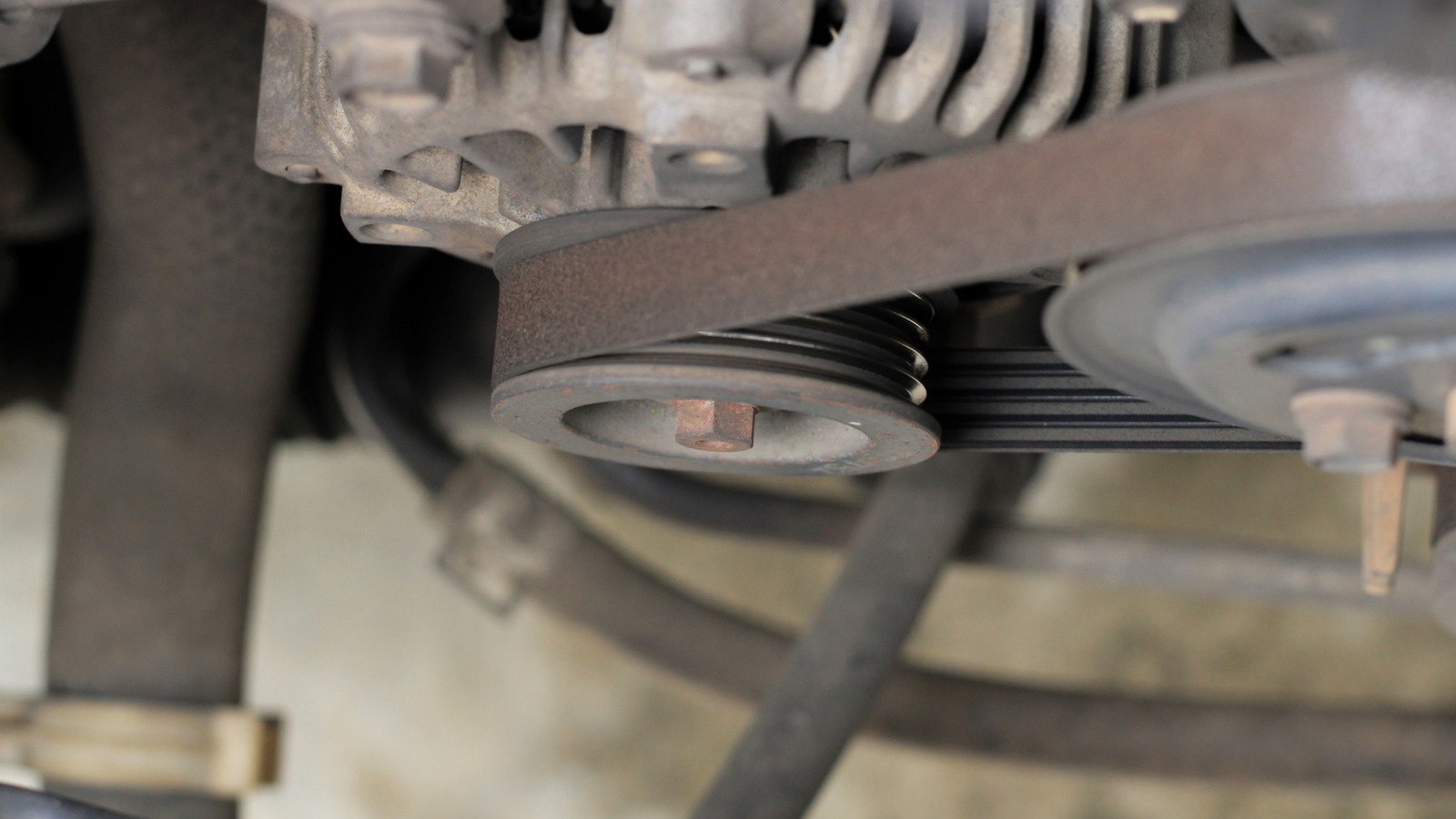 5 Reasons Why Your Car Might Smell Like Burning Rubber – SlashGear