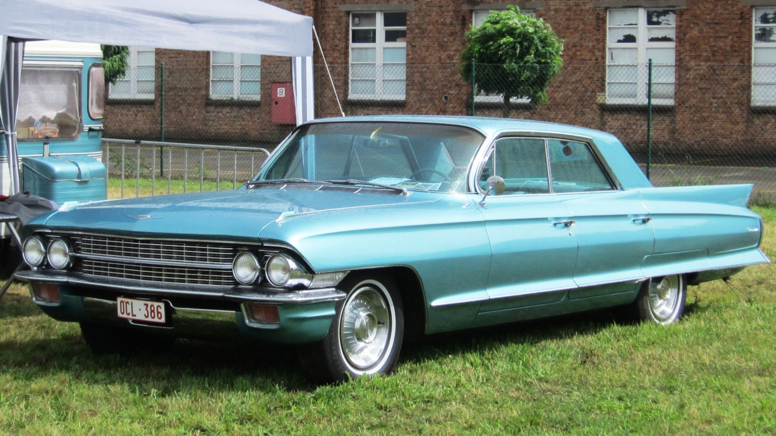 6 Of The Coolest Classic Cars With Tailfins – SlashGear