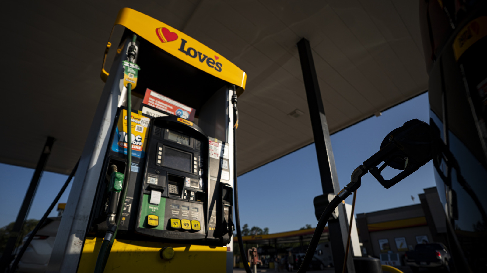 Why Some Gas Pumps Ask For Your ZIP Code Before They’ll Work – SlashGear