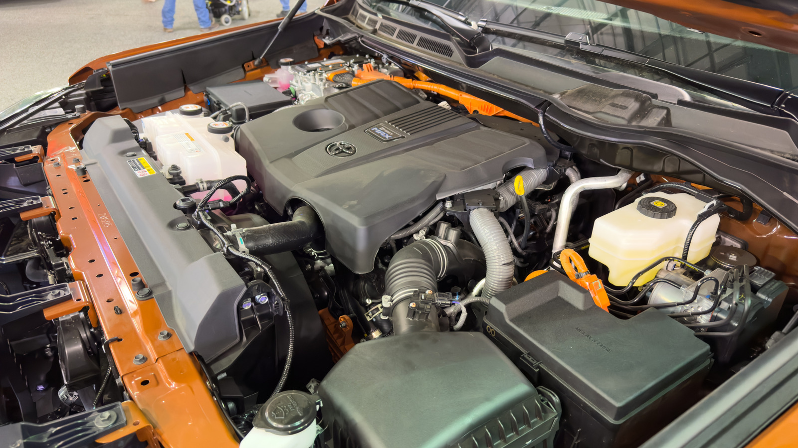 Toyota Is Hitting Recalled V6 Engines With A Hammer, And There’s A Good Reason Why – SlashGear