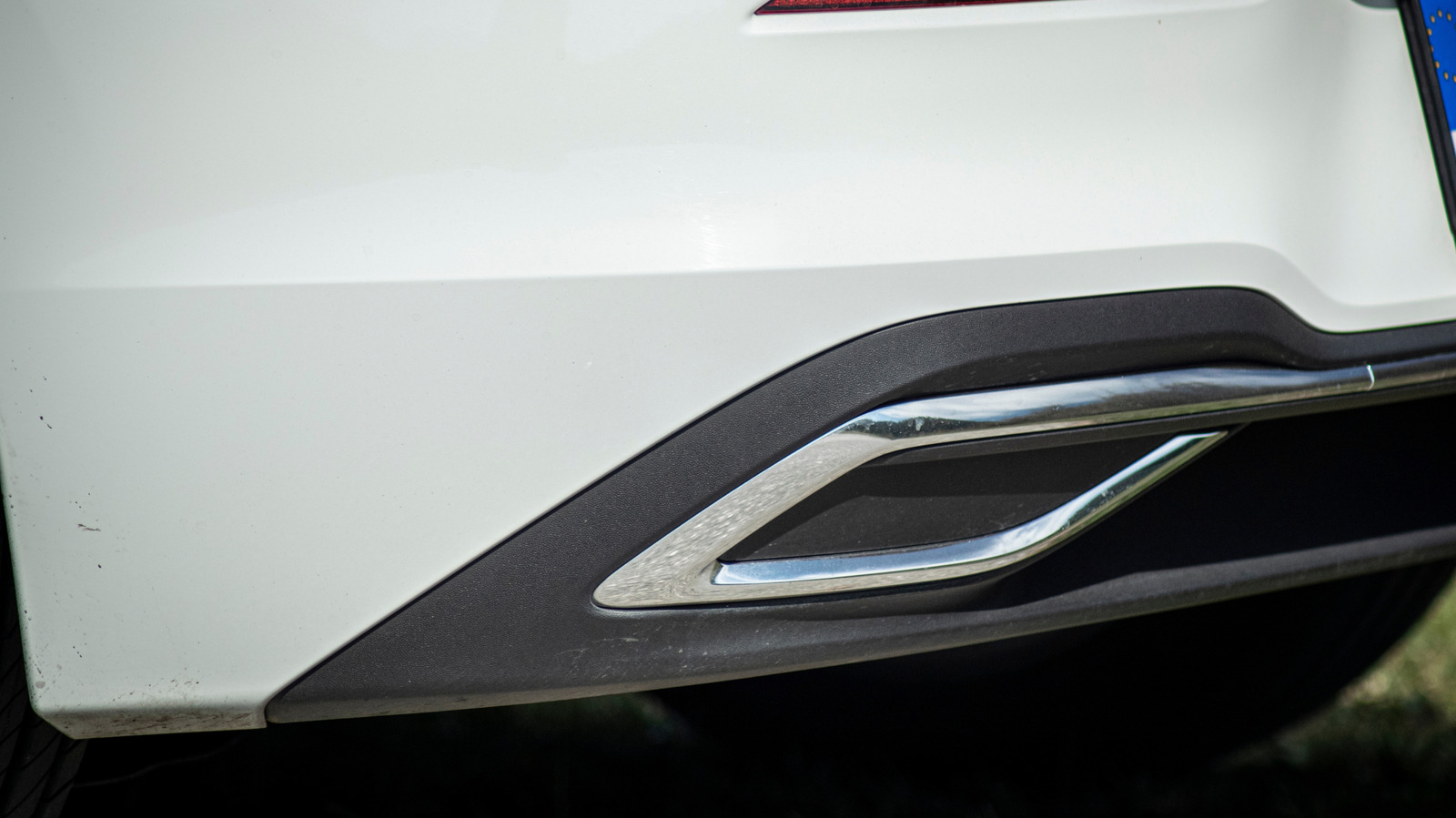 Why Do Some Modern Cars Have Fake Exhaust Tips? – SlashGear