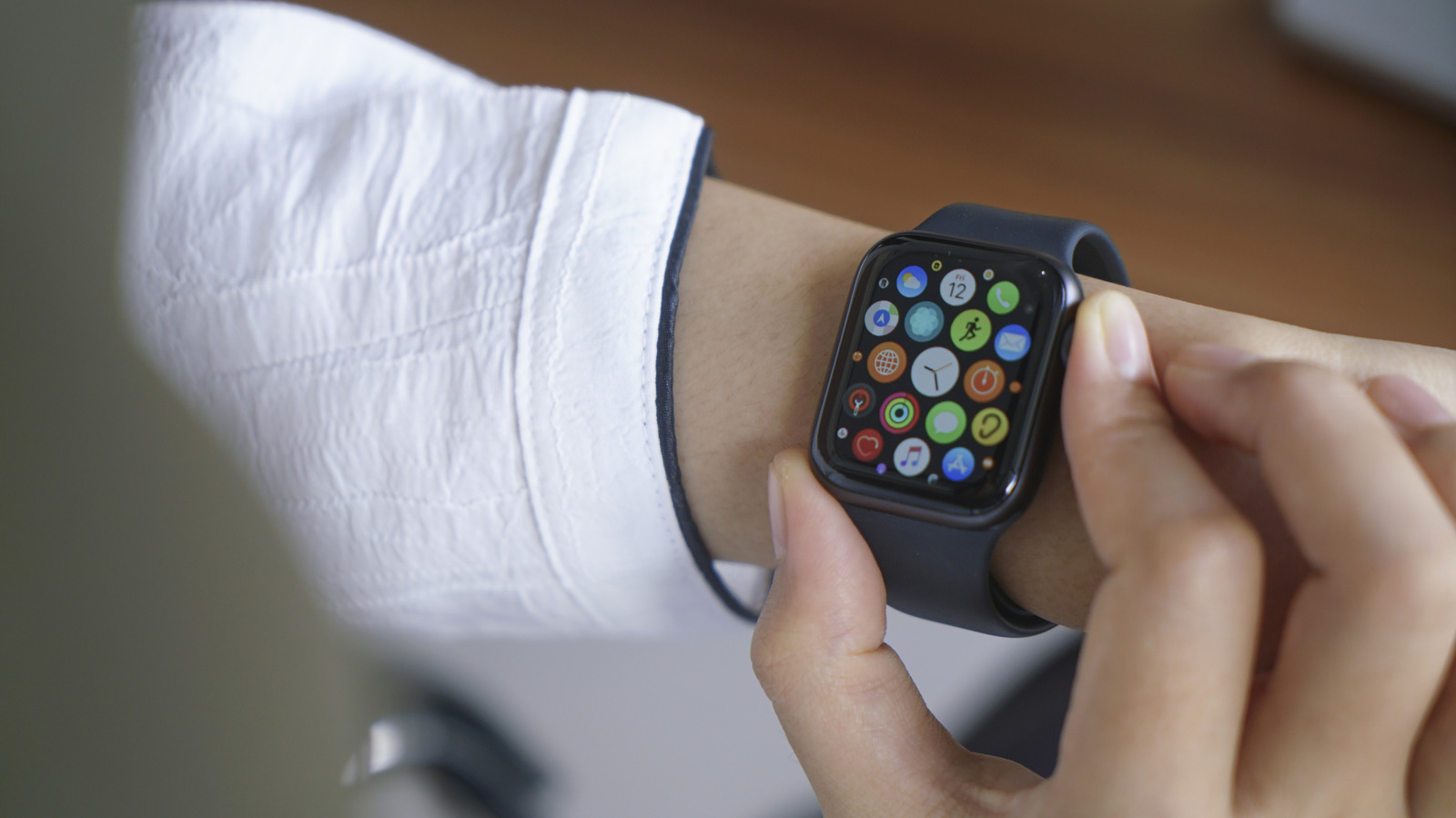 4 Reasons Why People Ditch Their Apple Watch – SlashGear