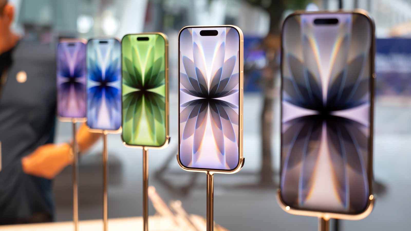Apple Upgrade vs. Verizon deals: which saves you the most money on an iPhone? – Engadget