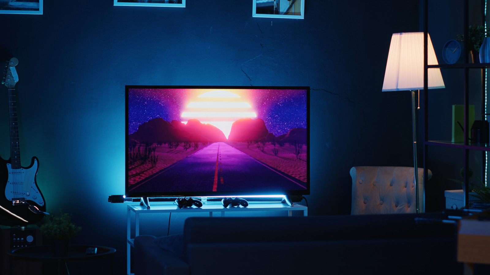 How Much Does It Cost To Have A TV On 24 Hours A Day? – SlashGear