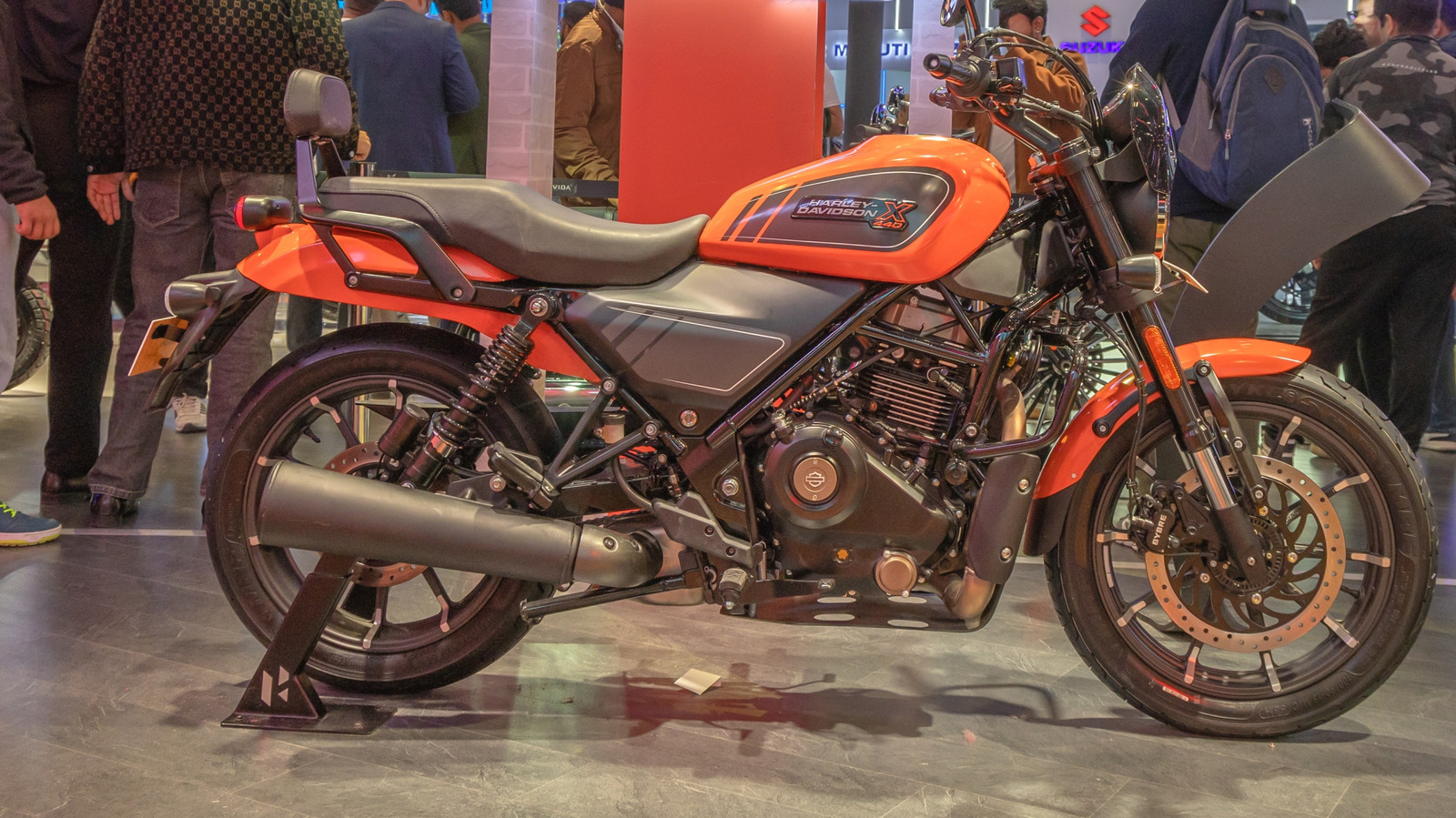 Why Are Single Cylinder Motorcycle Engines Called ‘Thumpers’? – SlashGear