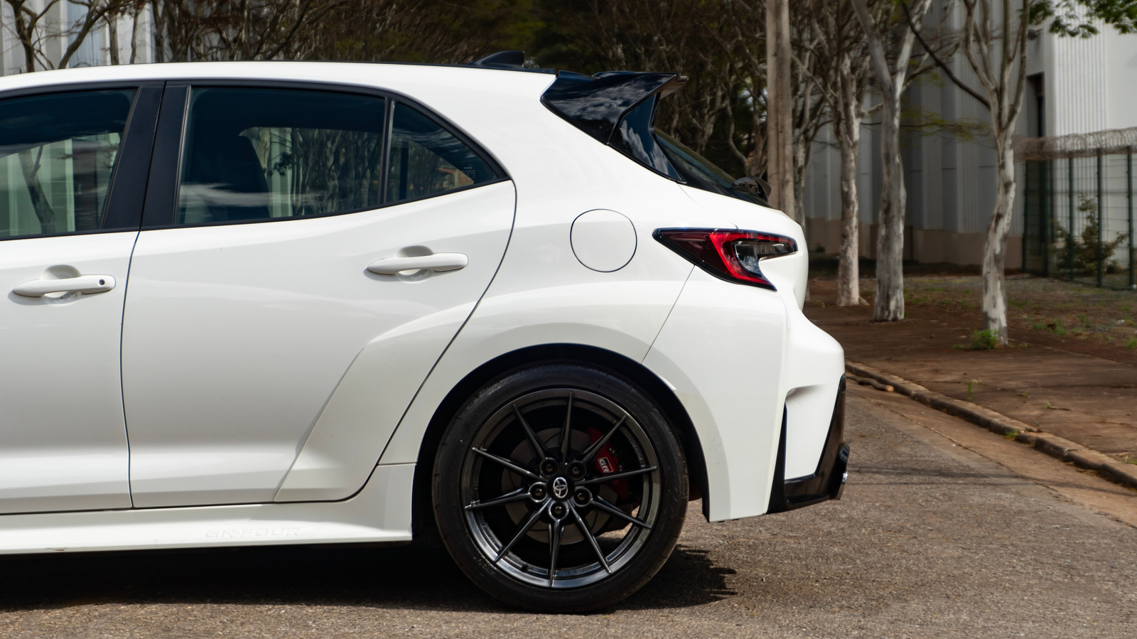 These Car Brands Are Still Trying To Keep The Manual Hot Hatch Alive – SlashGear