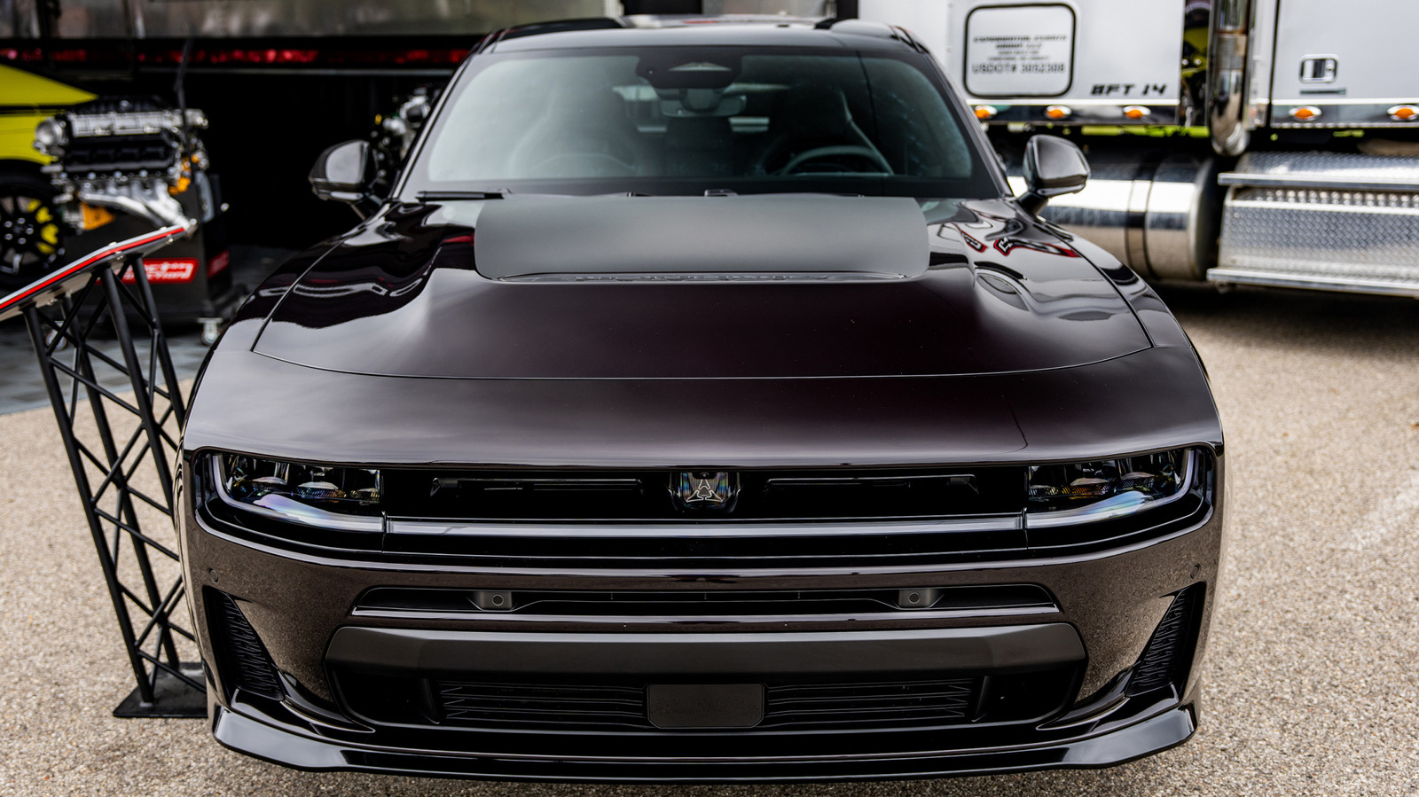 Dodge Debuts A ‘Bold’ New Color-Shifting Paint For The Charger – SlashGear