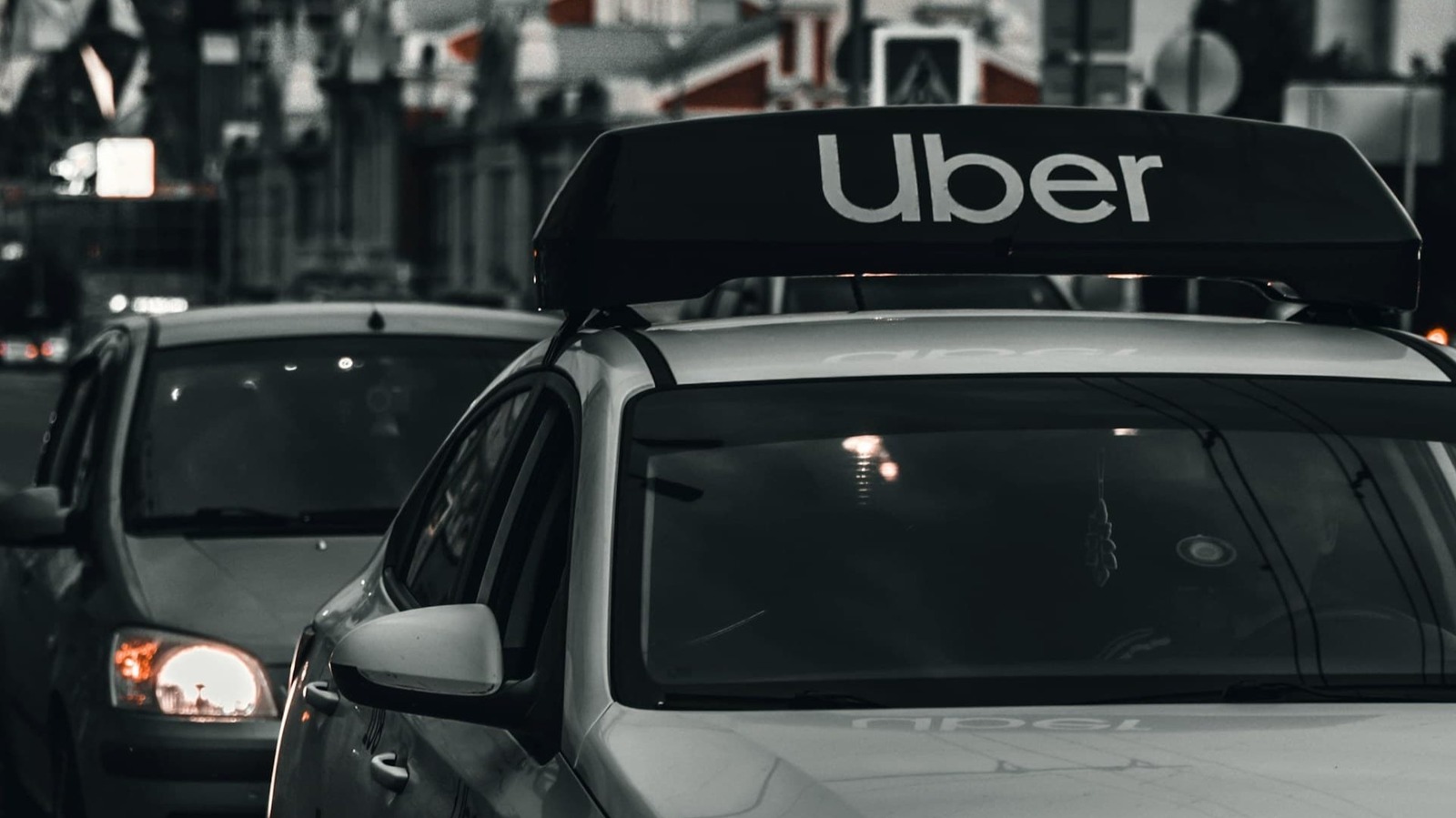 Uber will let parents peek through a driver’s selfie camera when teens are taking a trip – Engadget