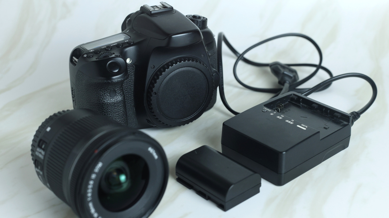 5 Camera Accessories You Should Buy Online (And 4 You Shouldn’t) – SlashGear