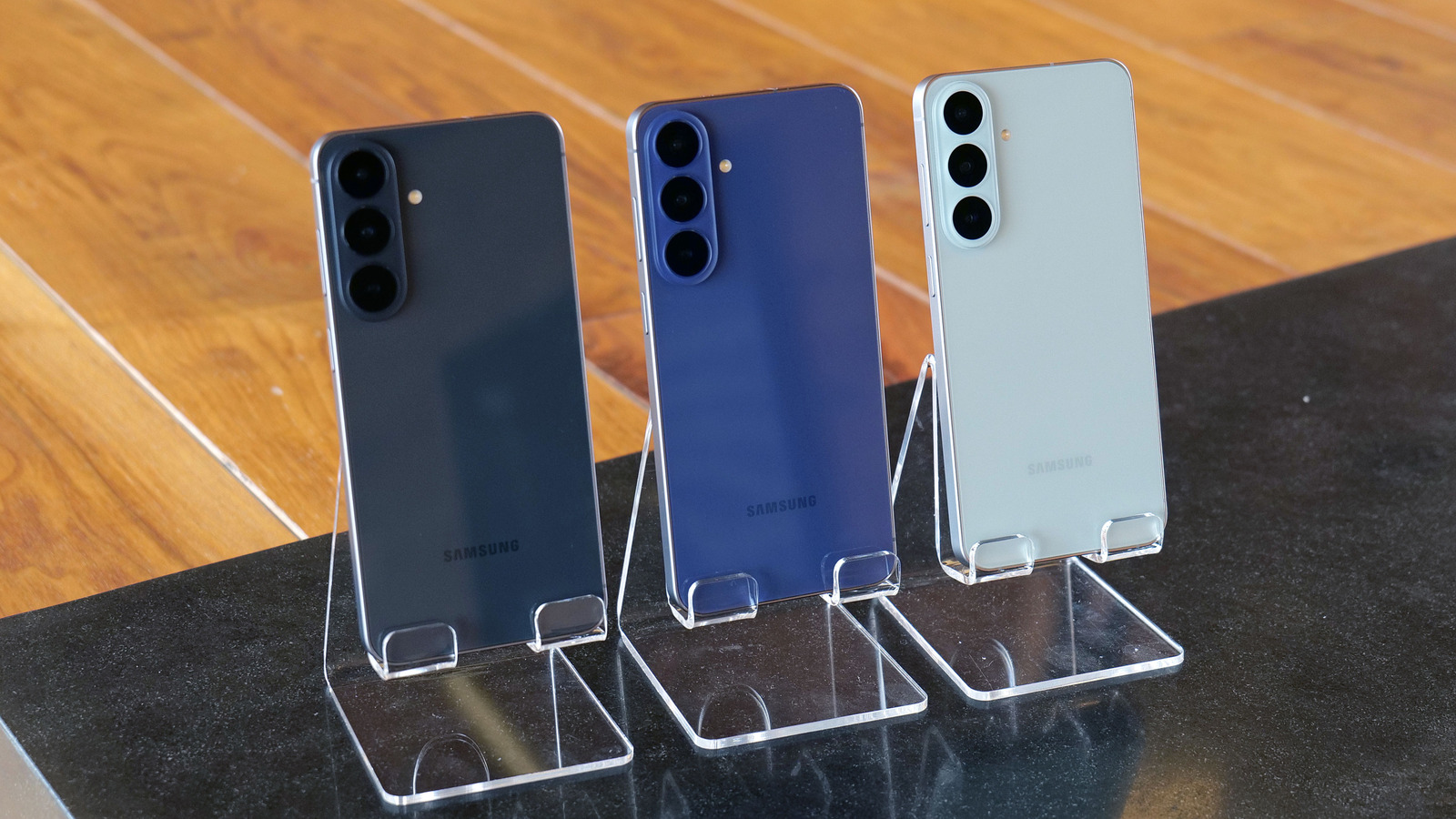 Samsung Galaxy S26 FE vs S25 FE: Why is the new model more expensive? – Engadget