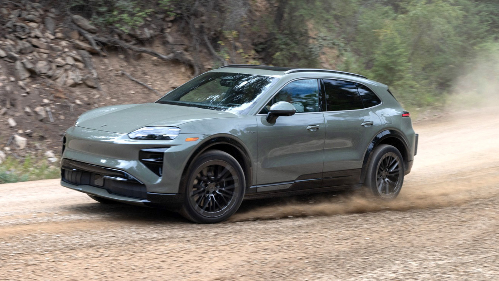 Porsche’s Cayenne Electric Embraces What Rival Fully Electric SUVs Try To Hide – SlashGear