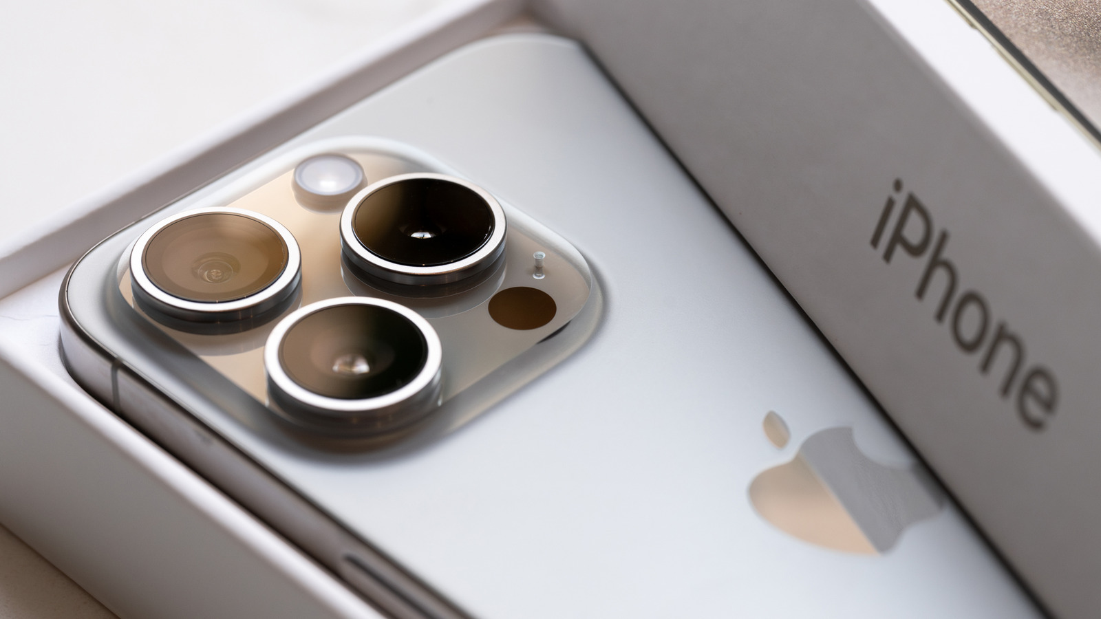 5 Tips & Tricks To Shoot Cinematic Quality Videos With Your iPhone – SlashGear