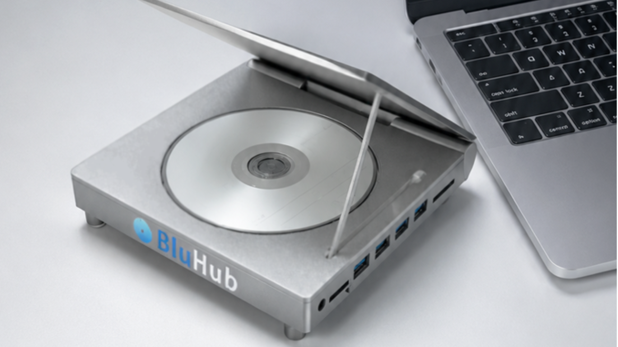 This 9-in-1 Blu-ray dock just raised 300x its Kickstarter goal, but tech fans are warning of red flags
