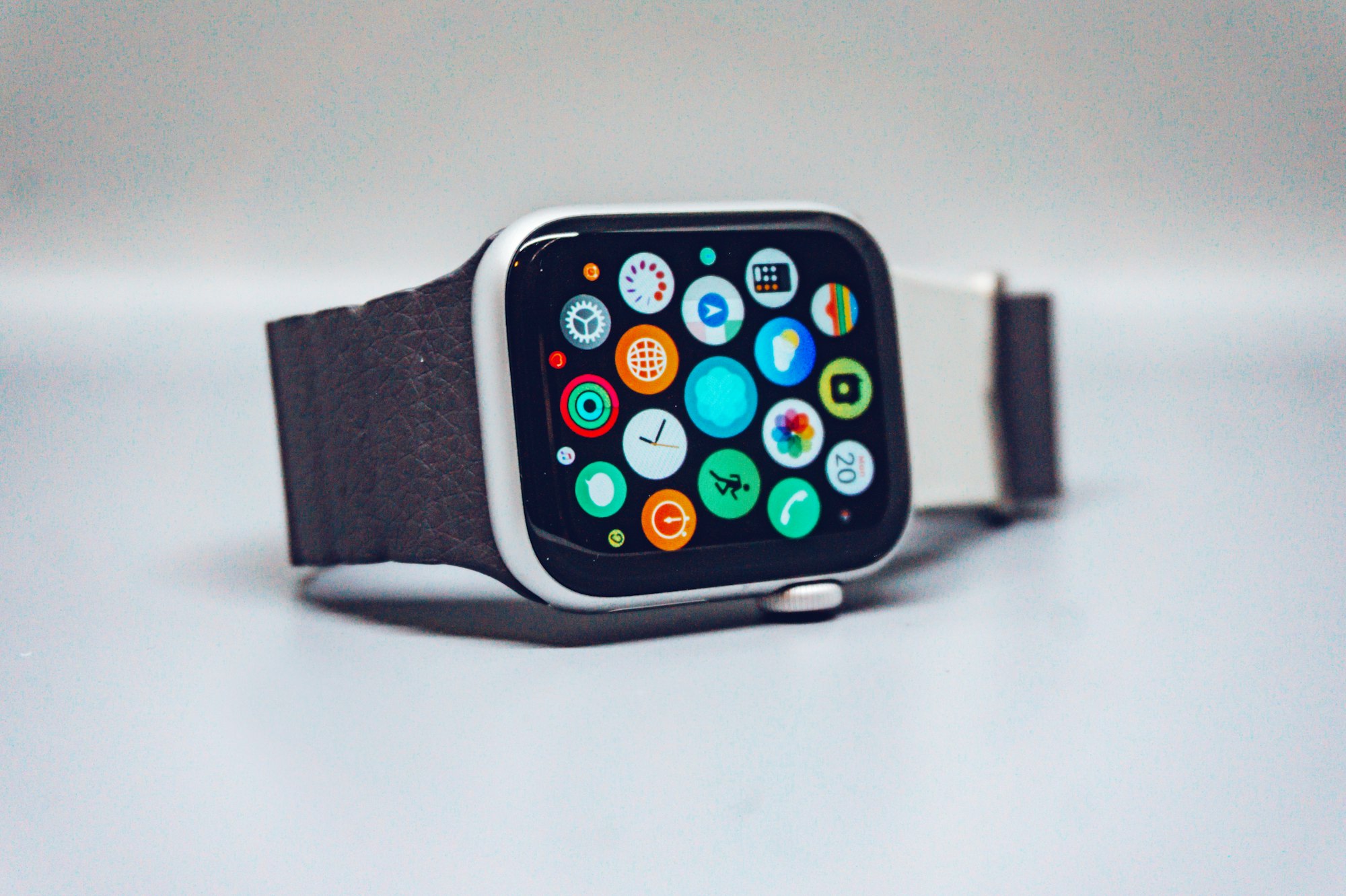 Apple Watch Redesign: Round Display, Screenless Tracker