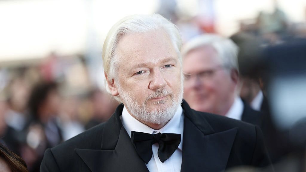 Quote of the day by Julian Assange: ‘If you want a vision of the future, imagine Washington-backed Google Glasses strapped onto vacant human faces — forever’