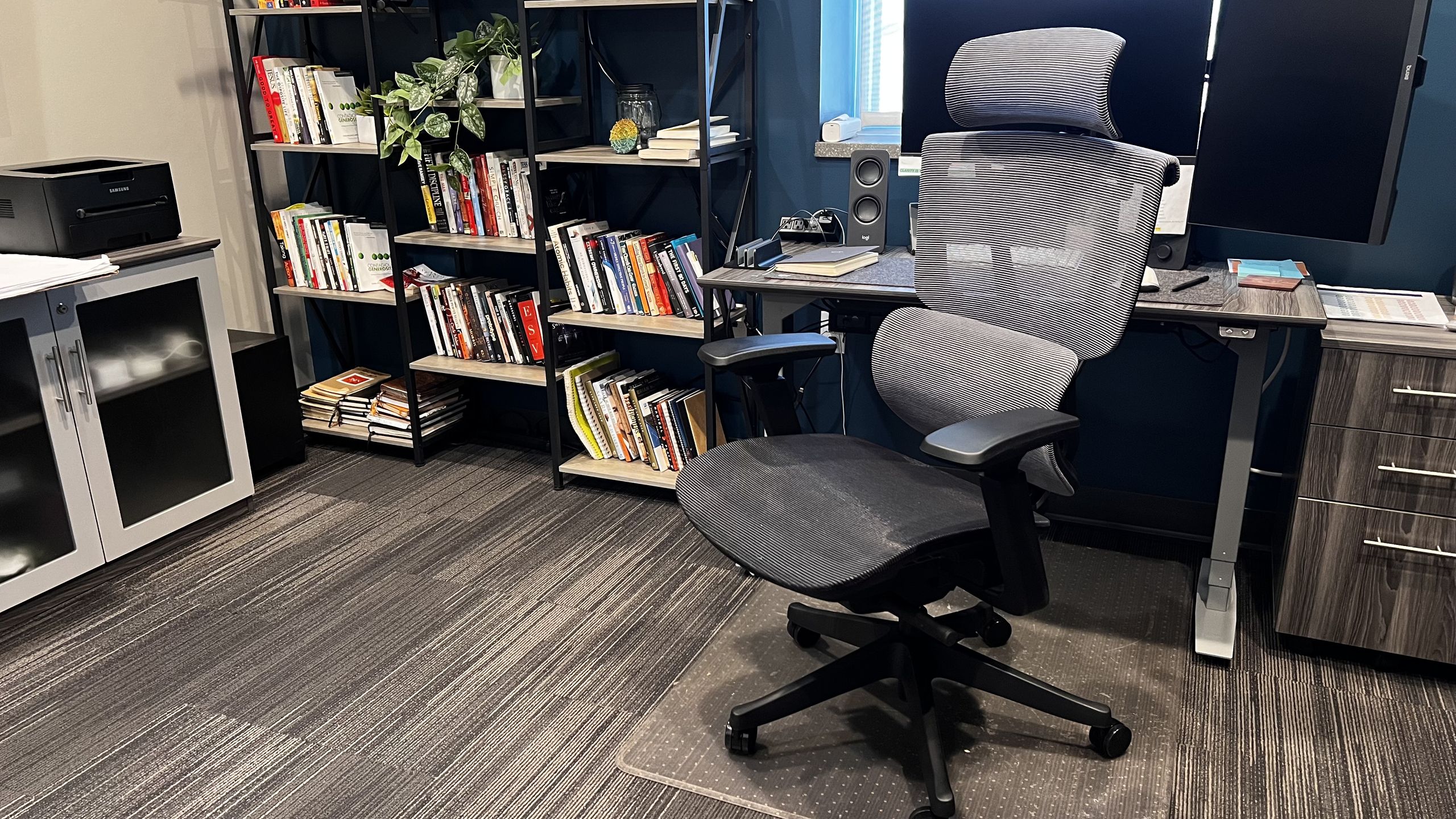 We loved the FlexiSpot C7 ergonomic office chair and it’s 30% off