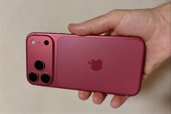iPhone 18 Pro Rumored with Variable Aperture Camera and A20 Pro Chip