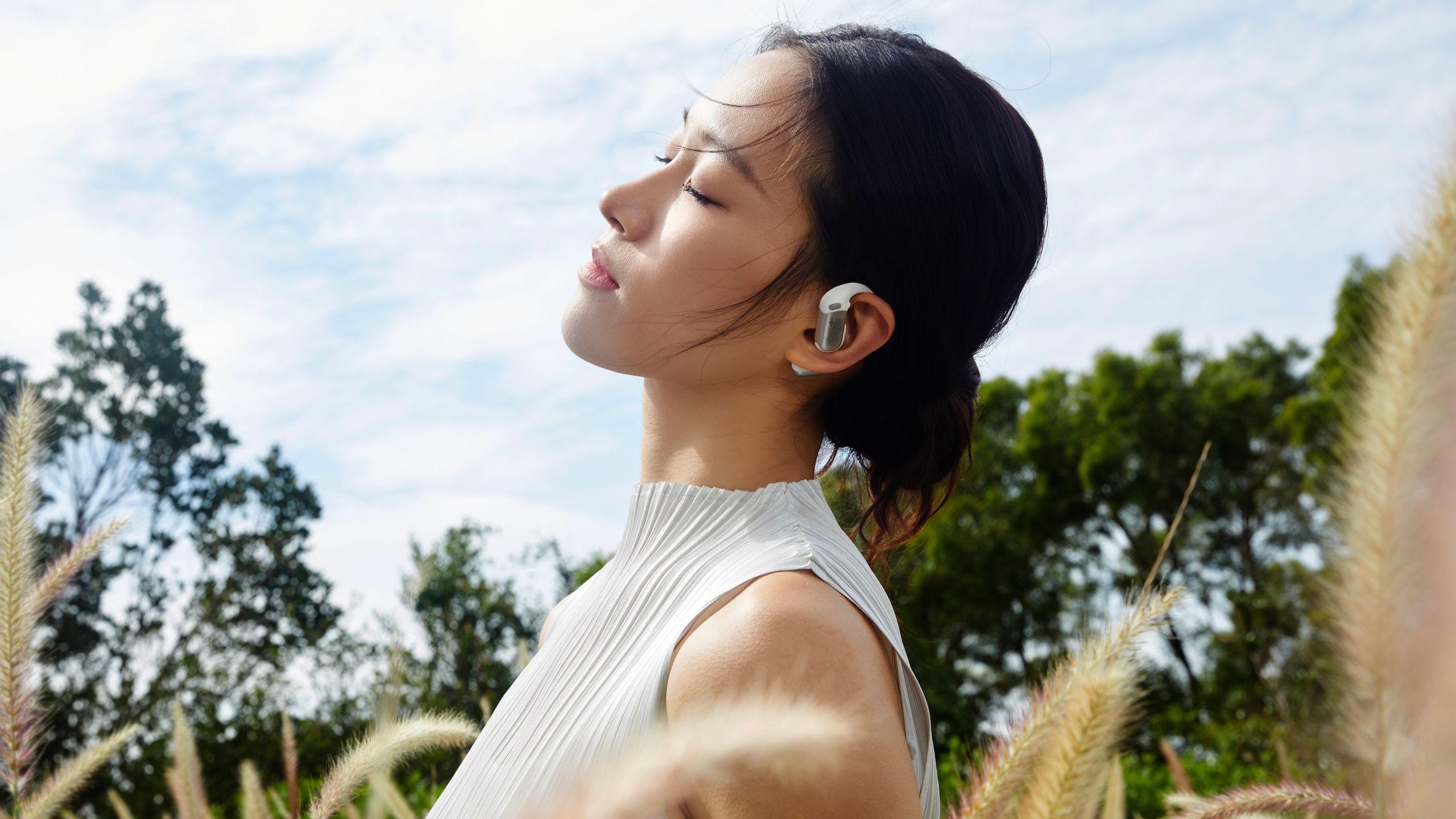 Open your mind – and your listening – with the Shokz OpenFit Pro