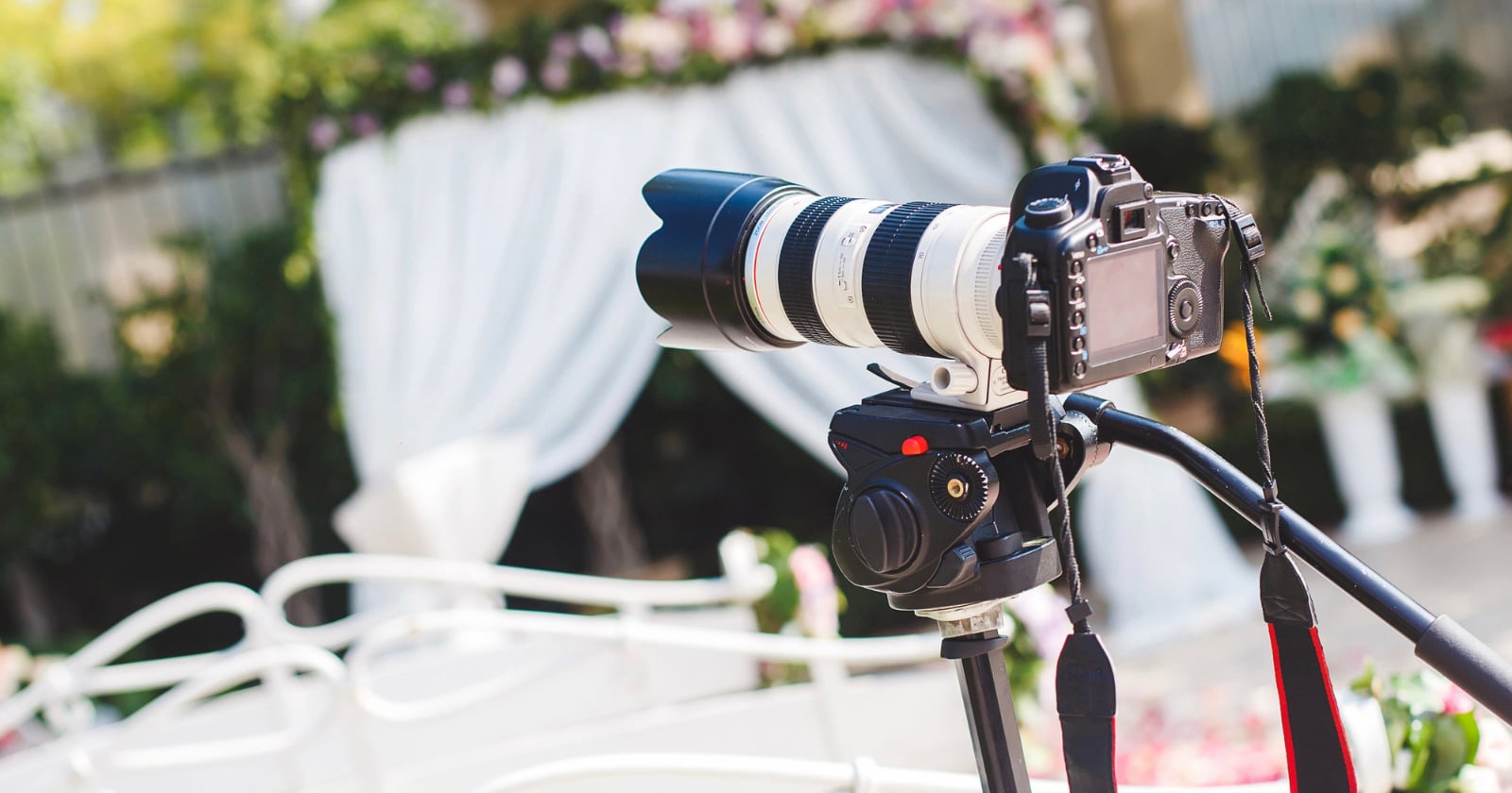 Wedding Photographer Accuses Second Shooter of Goofing Off and Causing a Scene