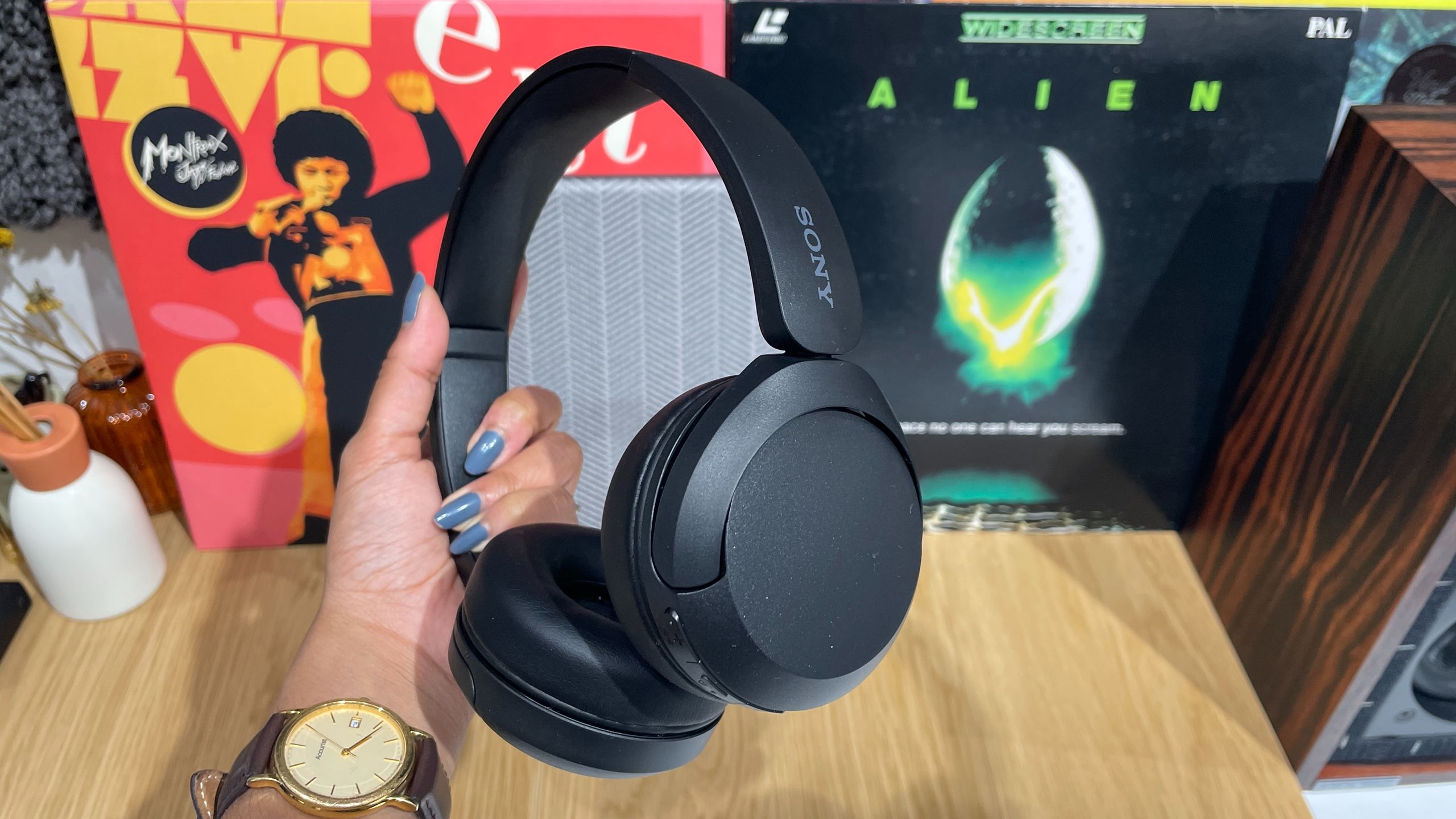 Do your headphones keep running out of power? This £25 pair could be the answer
