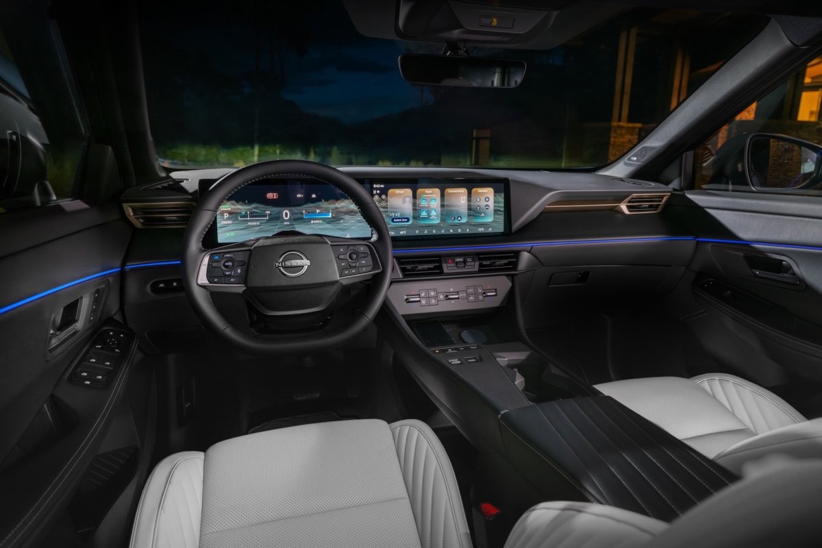 Nissan Exec Rejects Touchscreen-Only Controls, Says It’s ‘Not a Jewelry Car’