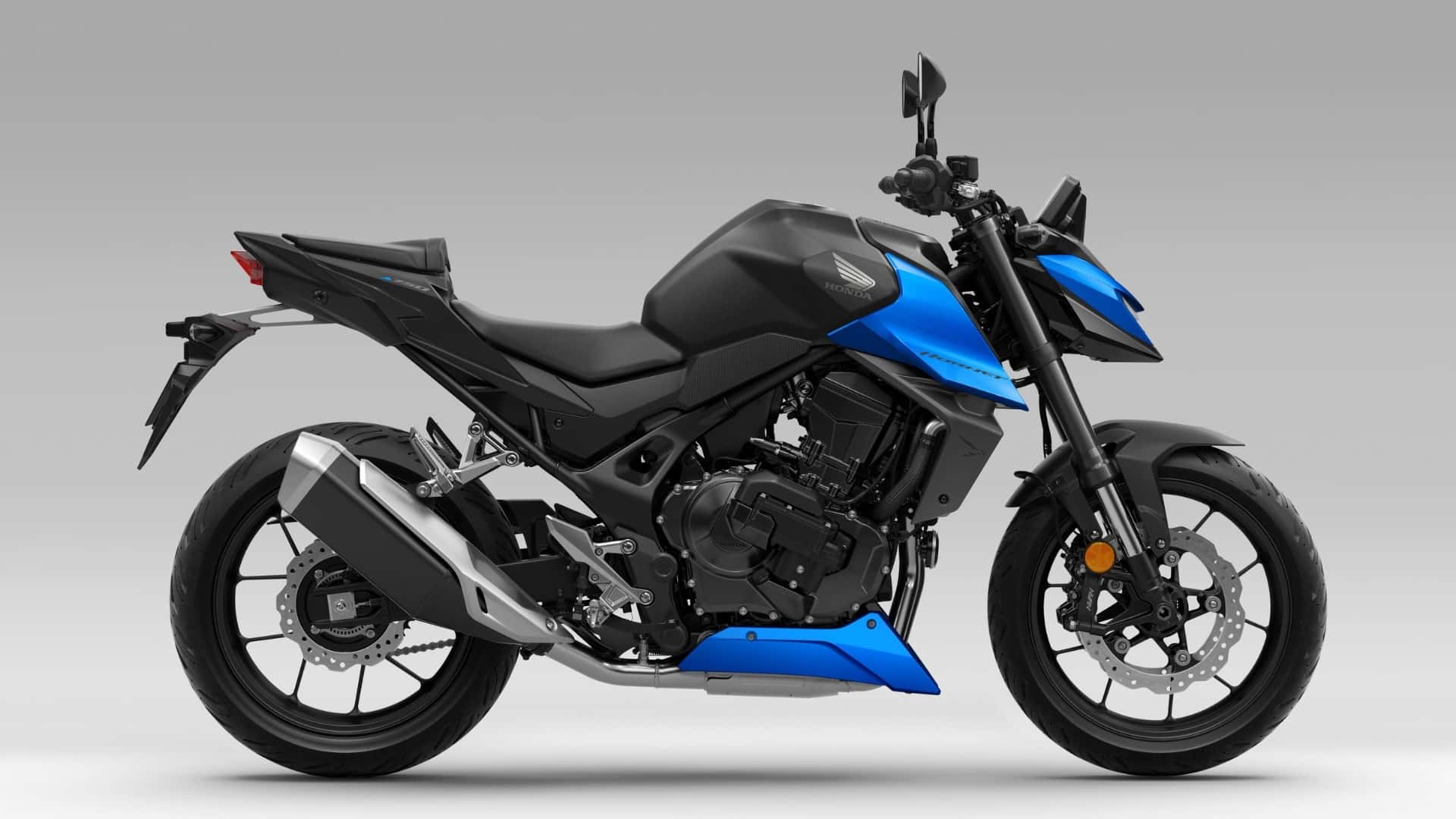 Monochrome Motorcycle No More: Look At All These Sweet New Honda CB750 Hornet Colors