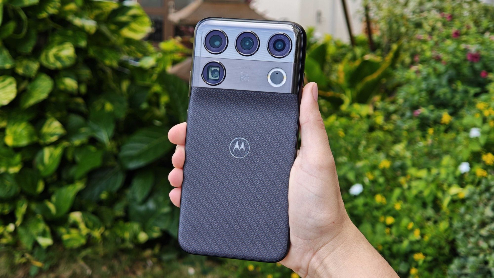 “We heard you, we heard media, we heard analysts”: Motorola talks about why now is the time North America needs its premium Signature 27 phone