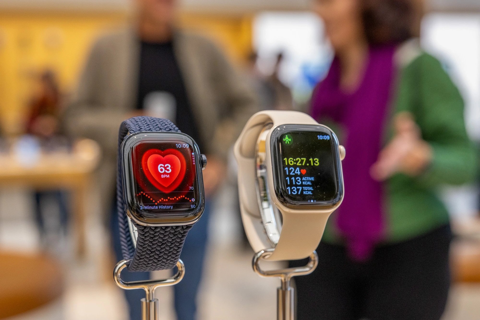 Apple Developing New Fitness Tracker Aimed at Rivaling Whoop