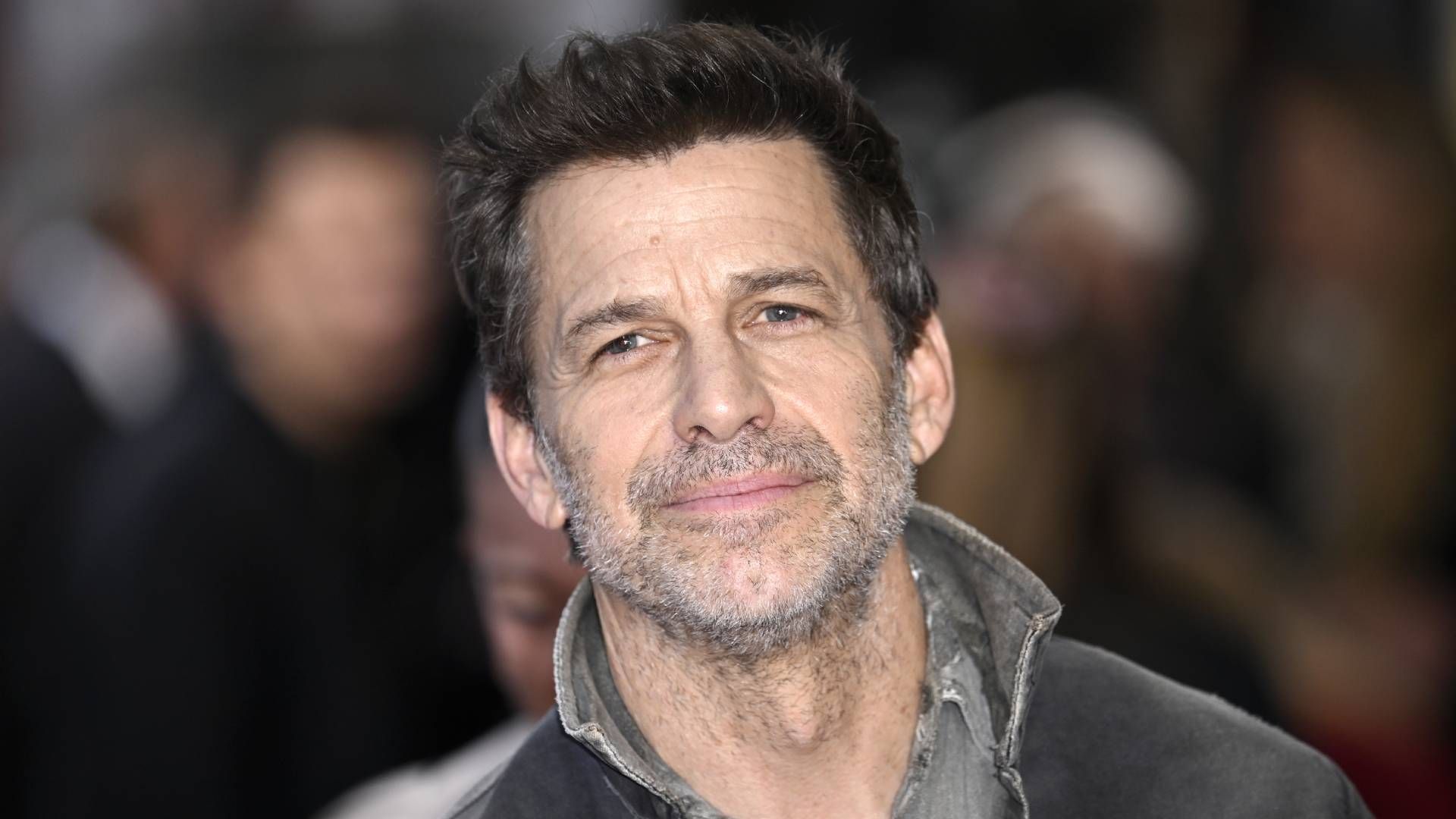 Zack Snyder says he never wanted to make “amusement park” superhero movies like Marvel