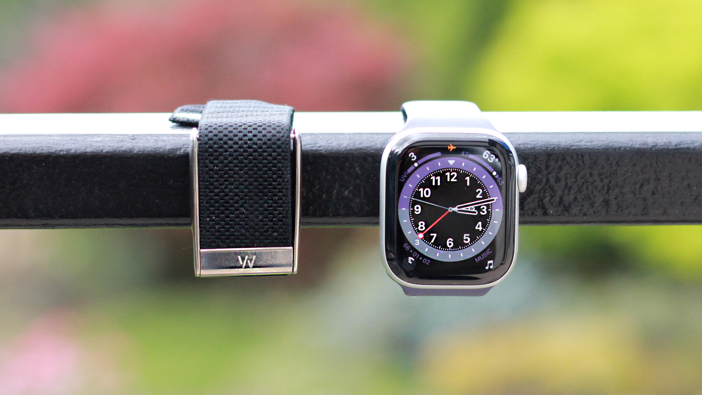Apple Is Reportedly Developing a Screenless Fitness Tracker – CNET